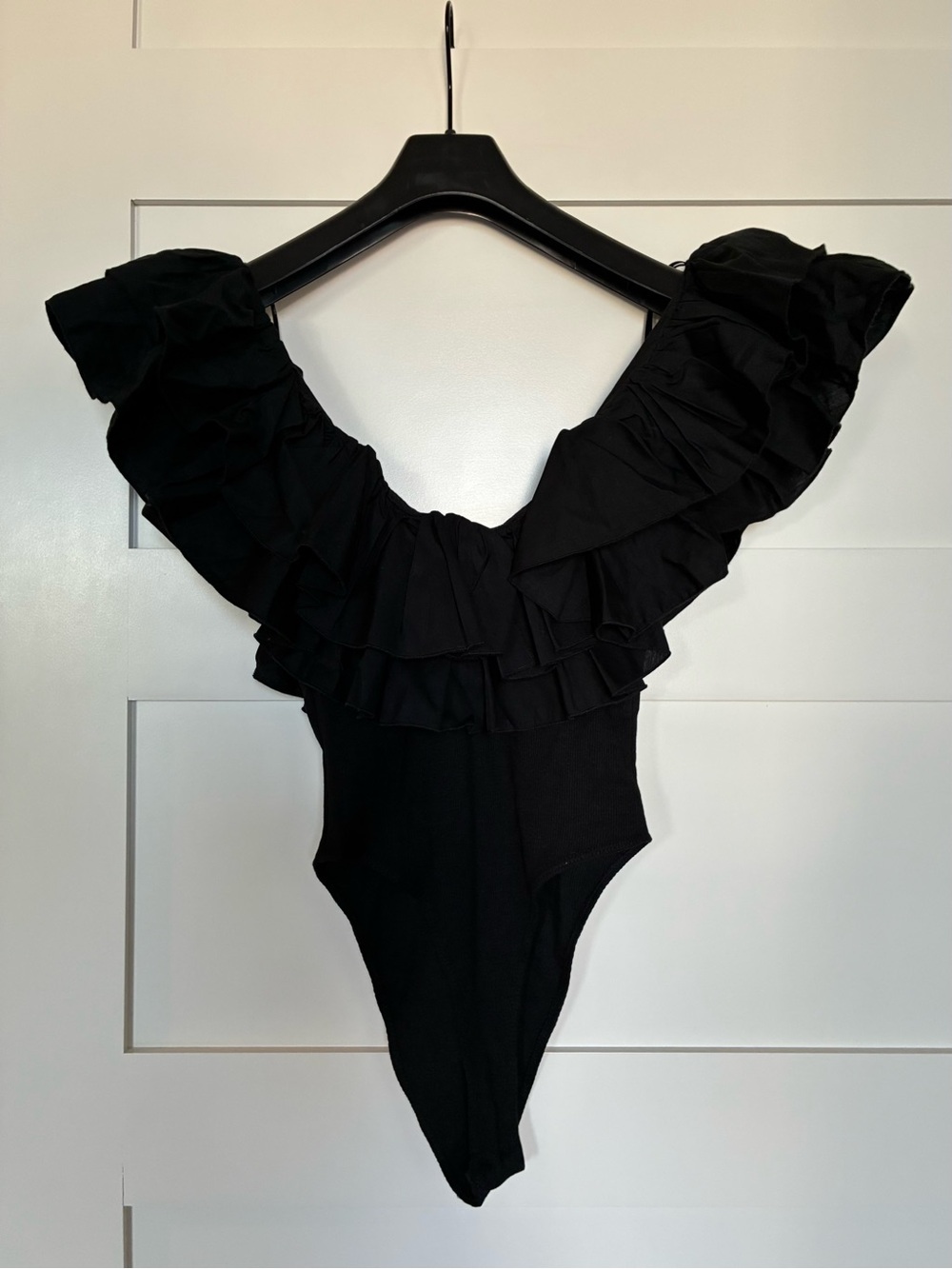 *NWT* Zara S Black Ruffle Off Shoulder Ribbed Bodysuit